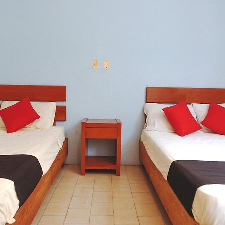 Oyo Hotel Italia 阿瓜斯卡达特斯 外观 照片