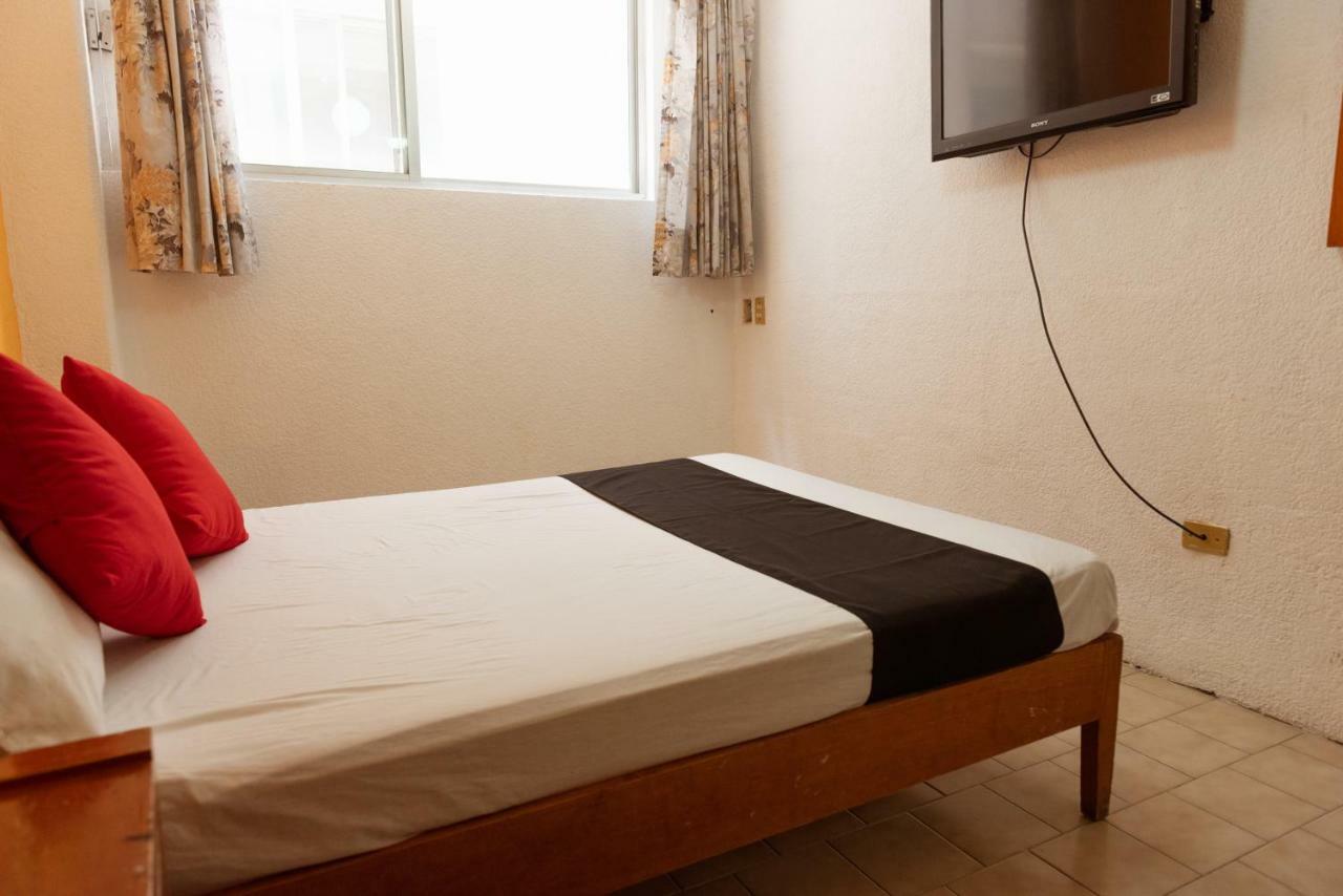 Oyo Hotel Italia 阿瓜斯卡达特斯 外观 照片
