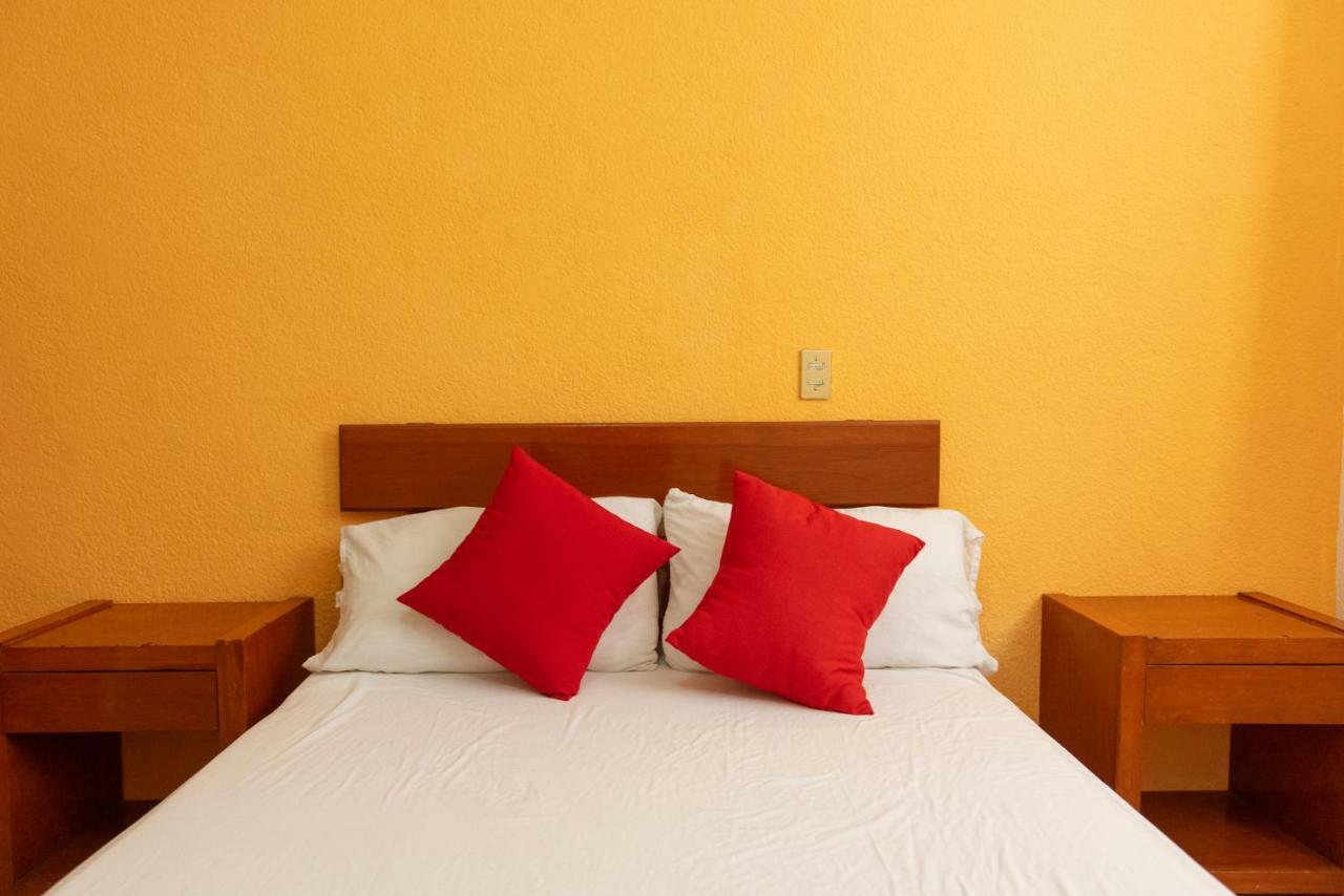 Oyo Hotel Italia 阿瓜斯卡达特斯 外观 照片