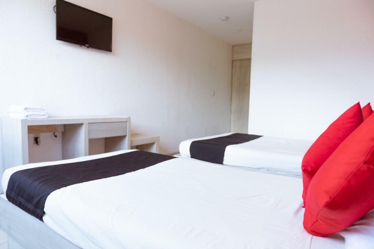Oyo Hotel Italia 阿瓜斯卡达特斯 外观 照片