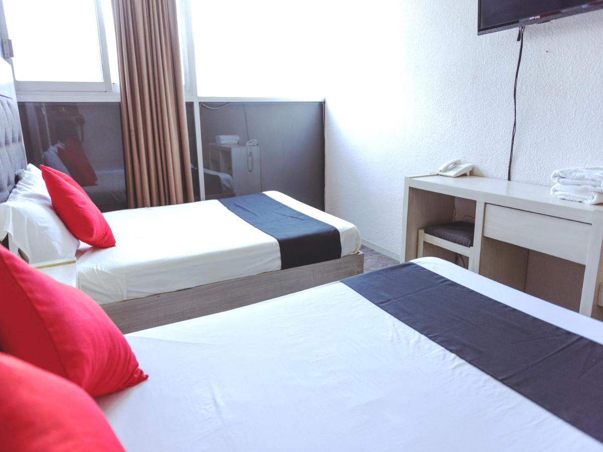 Oyo Hotel Italia 阿瓜斯卡达特斯 外观 照片