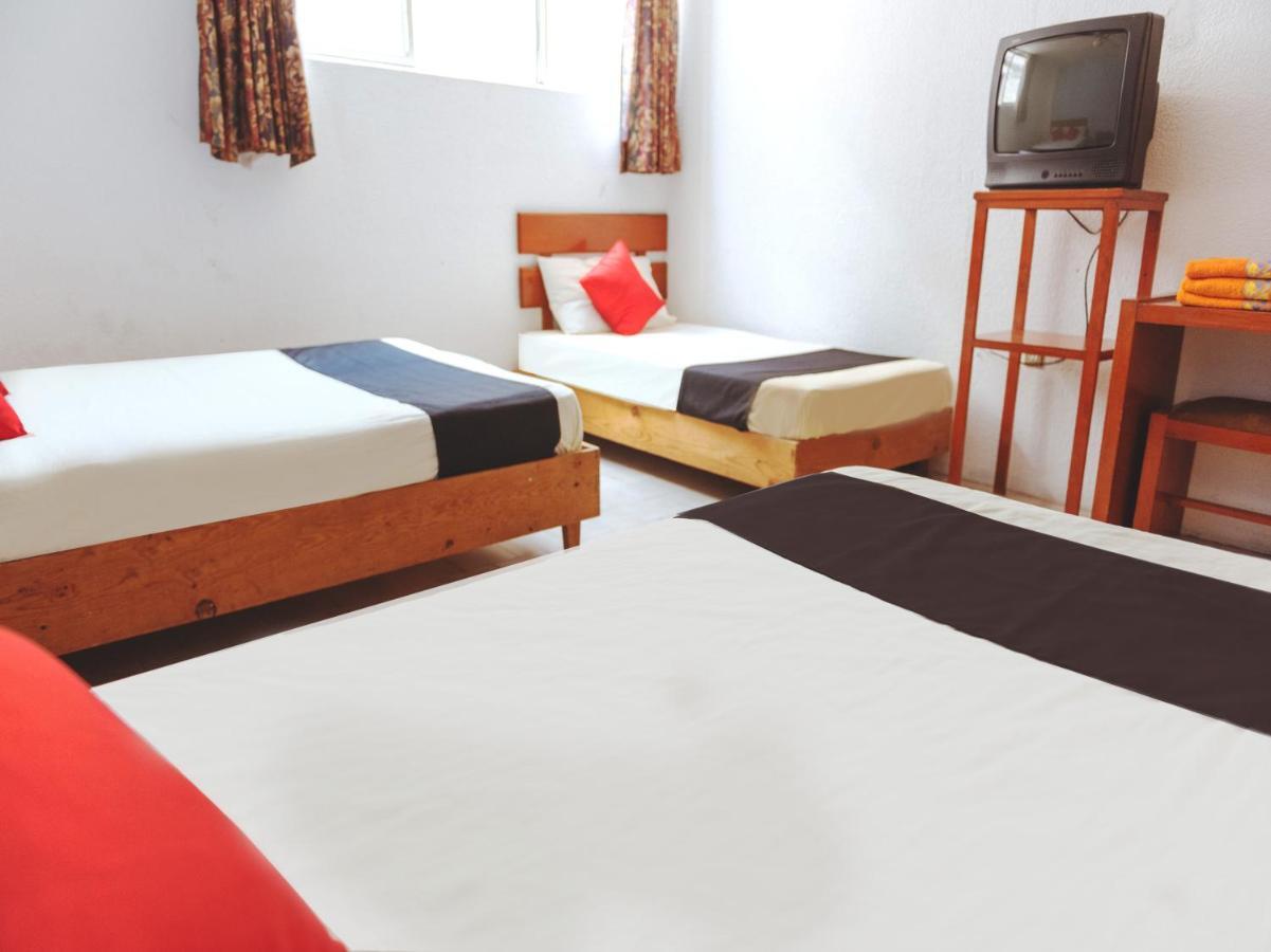 Oyo Hotel Italia 阿瓜斯卡达特斯 外观 照片
