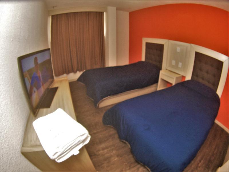 Oyo Hotel Italia 阿瓜斯卡达特斯 外观 照片